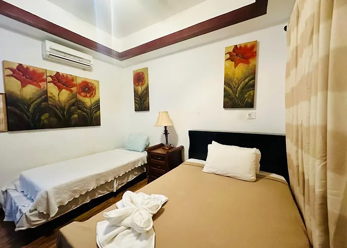 Royal Blue & Golf Cart Hotel San Pedro (Ambergris Caye)
