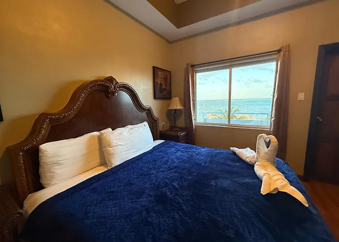 Hotel Royal Blue & Golf Cart San Pedro (Ambergris Caye)