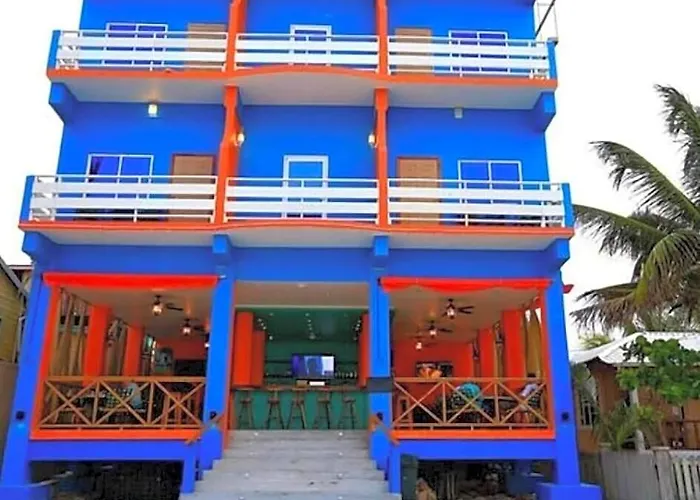 Royal Blue & Golf Cart Hotel 3*