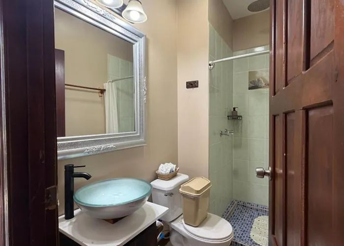 Royal Blue&golf Cart Hotel 3*
