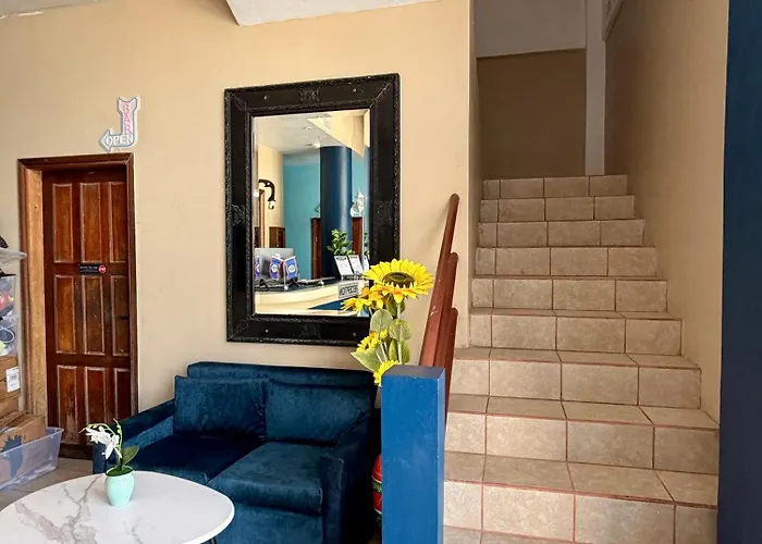 Royal Blue&golf Cart Hotel 3*