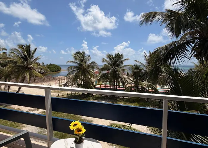 Royal Blue & Golf Cart 3* San Pedro (Ambergris Caye)