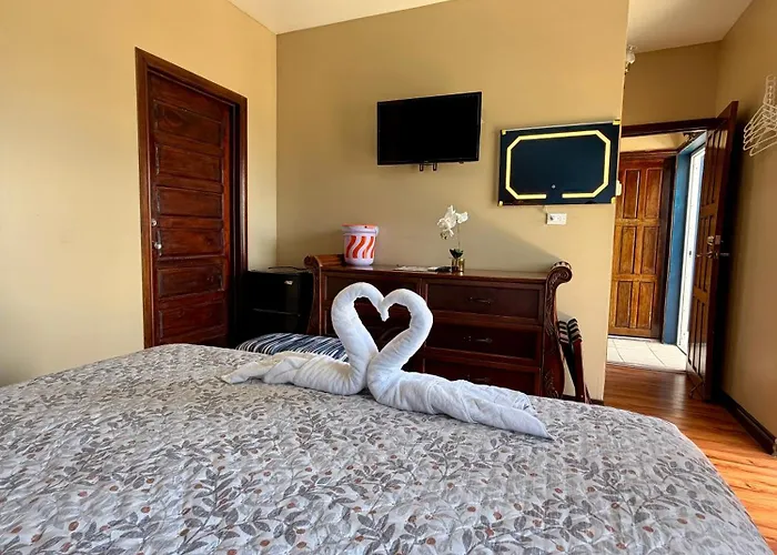 Hotel Royal Blue & Golf Cart San Pedro (Ambergris Caye)