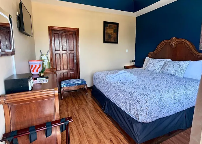 Royal Blue&golf Cart Hotel