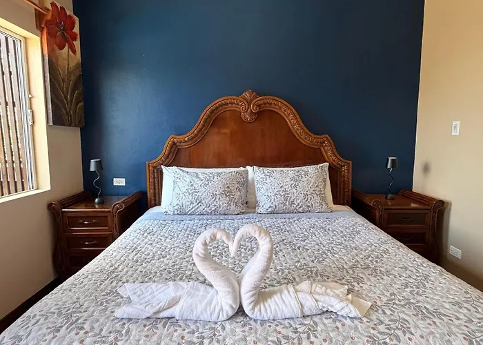 Royal Blue&golf Cart Hotel 3*