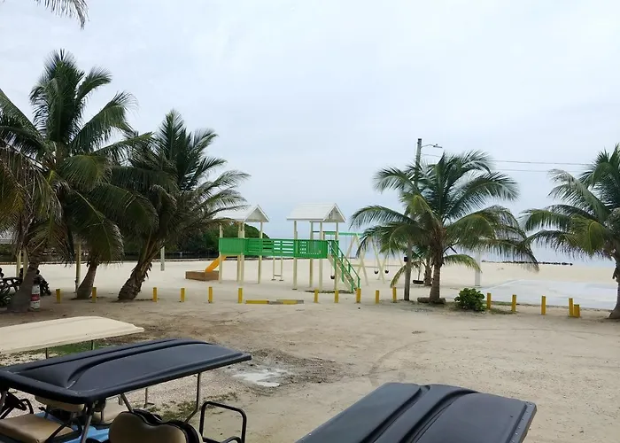 Royal Blue & Golf Cart 3* San Pedro (Ambergris Caye)