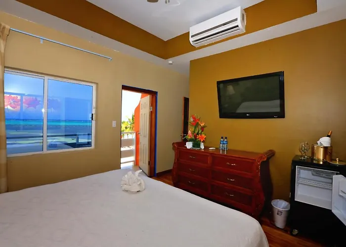 Royal Blue & Golf Cart San Pedro (Ambergris Caye)