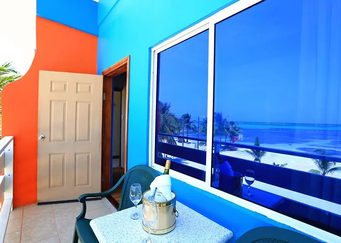 Royal Blue & Golf Cart 3* San Pedro (Ambergris Caye)